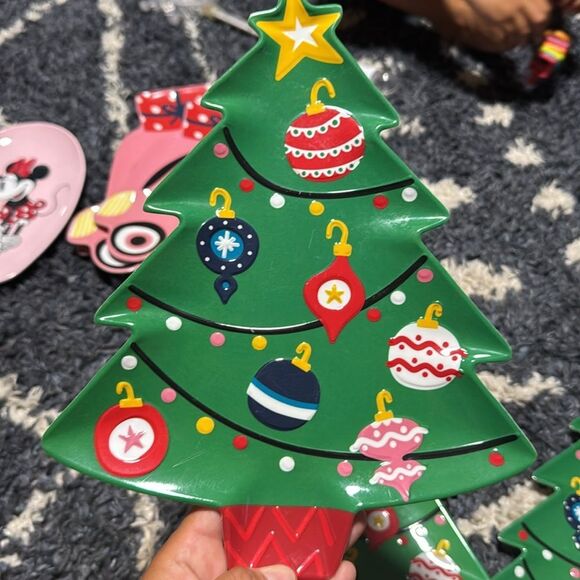 Bundle of 9 Melamine Plates - Picture 4 of 12